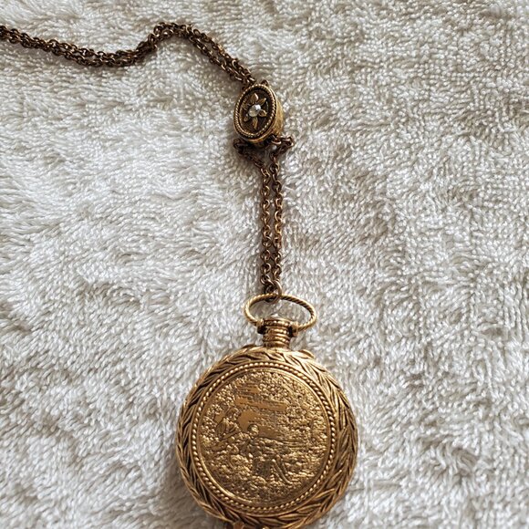 A vintage perfume gold pendant with cluster diamond above pendant, item #A-99 - Picture 4 of 7